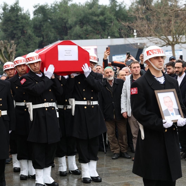 Vefat eden Kıbrıs gazisi son yolculuğuna uğurlandı