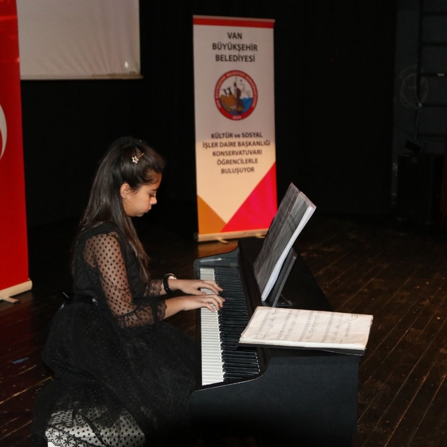 Van'da çocuklara yönelik piyano dinletisi düzenlendi