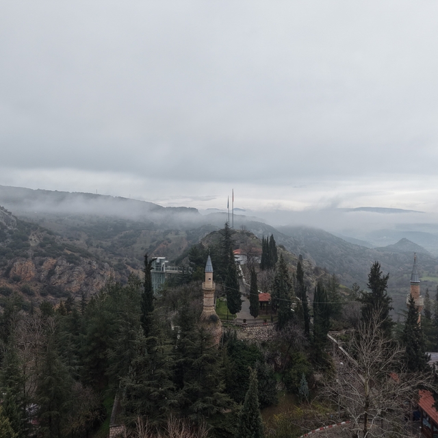 Belekoma Kalesi ve Şeyh Edebali Türbesi'nde sis etkili oldu