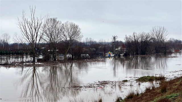 Turuncu alarm verilen Meriç Nehri'nde debi düşüşe geçti