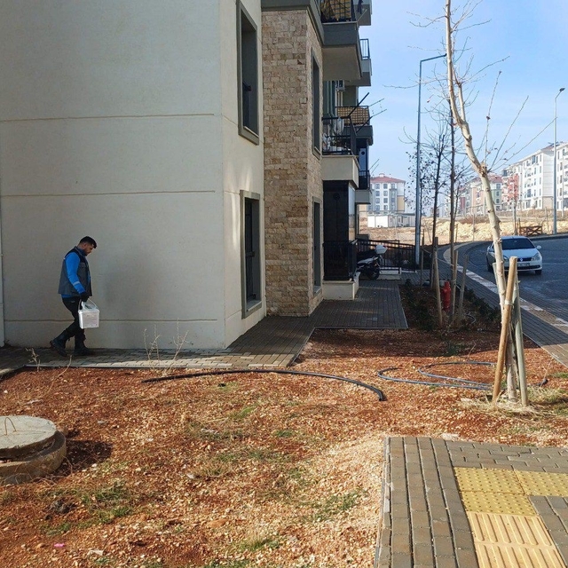 Adıyaman Belediyesi'nden Örenli TOKİ'de haşereyle mücadele