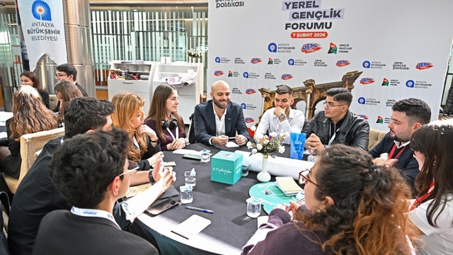 Gençler 'Antalya Yerel Gençlik Forumu'nda buluştu