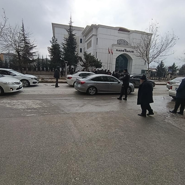 Elazığ'da zincirleme trafik kazası: 1 yaralı