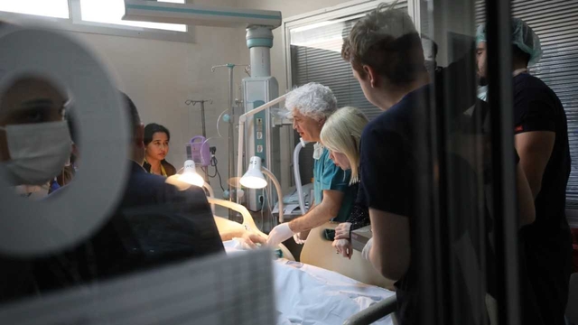 Antalya'daki otobüs kazasında kolu ve bacağı kopan 2 hastanın uzuvları opere edildi