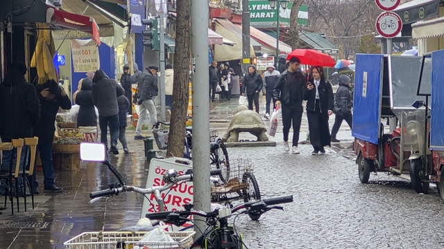 Sağanak yağış kentte etkisini gösterdi