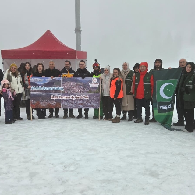 Artvin Atabarı Kayak Merkezi'nde sigaranın zararlarına dikkat çekildi