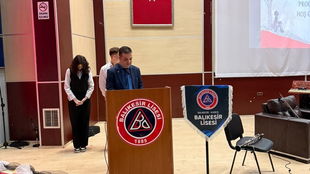 Balıkesir Lisesi'nin 141. yılı coşkuyla kutlandı
Balıkesir Lisesine "141 Kere Maşallah"