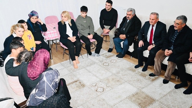 Malatya'nın yeniden yapılanma süreci istişare edildi
Milletvekili Ölmeztoprak: "Malatya'mız için yürüttüğümüz çalışmaları koordinasyon içinde değerlendiriyoruz"