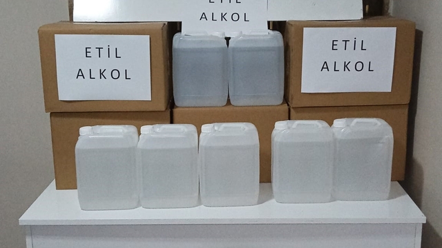 Bursa'da sahte alkol operasyonu: 135 litre etil alkol ele geçirildi