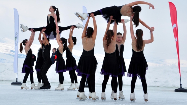 Çıldır Gölü'nde renki 'Buz Şenliği'