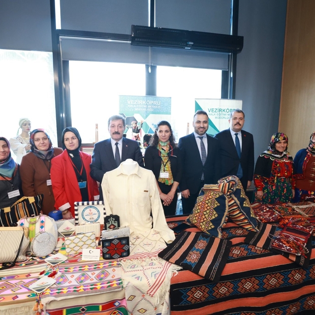 Samsun'da 600 yıllık belleme geleneği ve Tahtaköprü kilimi dokumacılığı yaş...