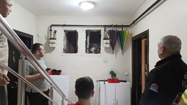 Küçük Yaser Kaan'ın dikkati kediyi kurtardı
Kedi sesini fark etti, itfaiyeyi aradı