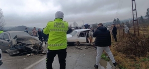 Ordu'da iki otomobil çarpıştı: 2 yaralı