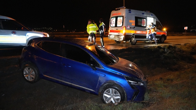 Kontrolden çıkan otomobil şarampole devrildi, sürücü kayıplara karıştı