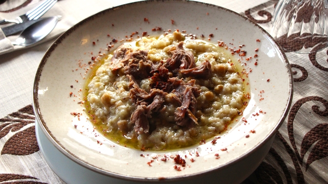 Amasya'nın tescilli lezzeti 'taş fırın keşkeği': Pişmesi 12 saat sürüyor