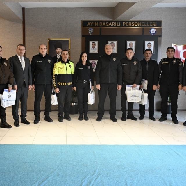 Başarı gösteren emniyet personeline teşekkür belgesi