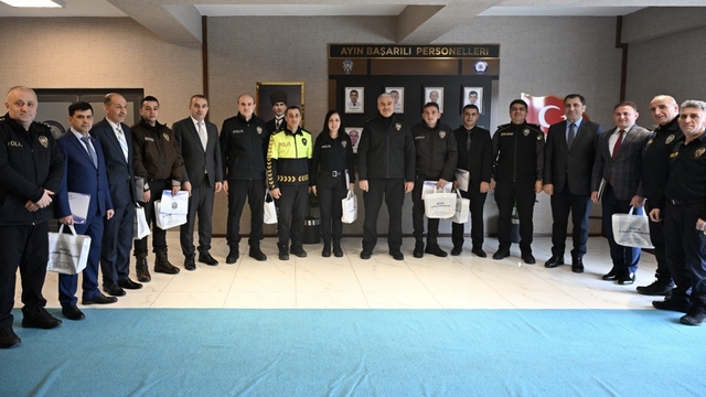 Başarı gösteren emniyet personeline teşekkür belgesi