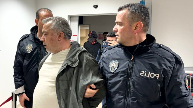 Niğde'de trafik kazası sonrası çıkan kavgada 2 kişi silahla vurularak öldürüldü