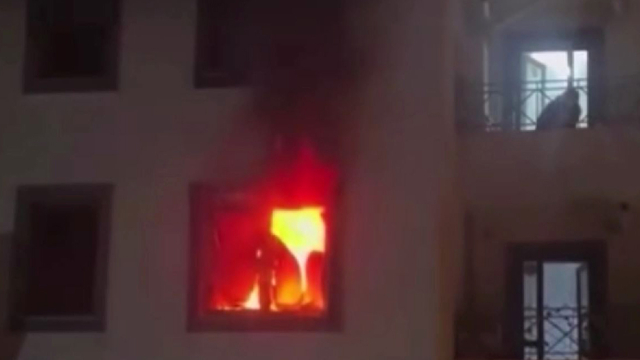 Annesi ile tartışıp evi yaktı, 10 kişi dumandan etkilendi