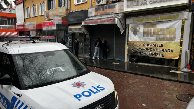 Forkliftle girdiği kuyumcu dükkanından ziynet eşyası çaldı