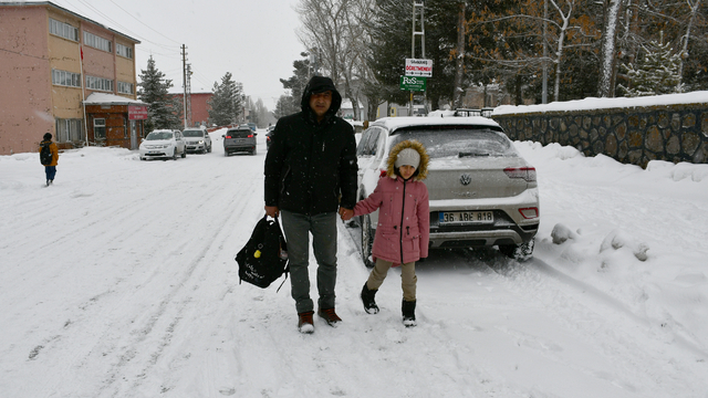 Erzurum, Tunceli, Kars, Ağrı ve Ardahan yeniden karla kaplandı