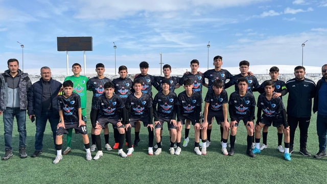 Muş Gençlerbirliği'nden 50. yılında çifte şampiyonluk sevinci