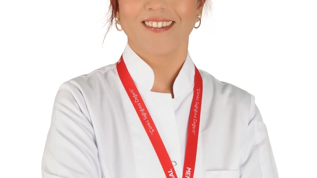 Prof. Dr. Yasemin Biçer Gömceli: "Dejavu hissi bile epileptik nöbet olabilir"
"Sanki bu anı daha önce yaşamışım gibi hissediyorum' gibi, absürt bir şekilde sürekli tekrarlayan dejavu hissinde biz 'epilepsi olabilir mi?' diye düşünüyoruz"