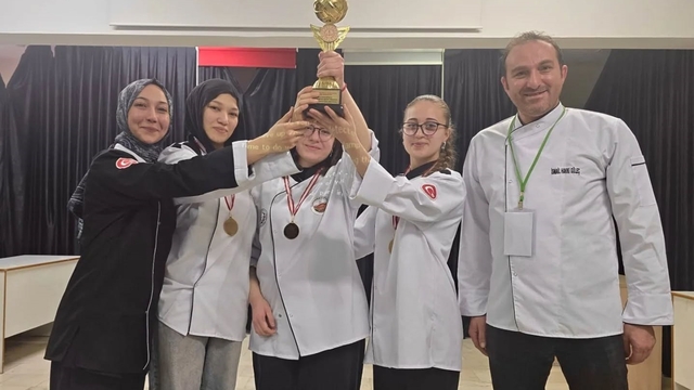 Gedizli kızlardan bölge birinciliği