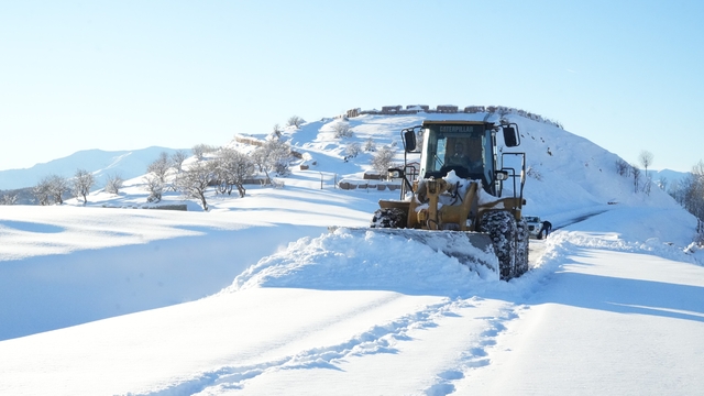 Muş'ta 146 köy yolu ulaşıma kapandı