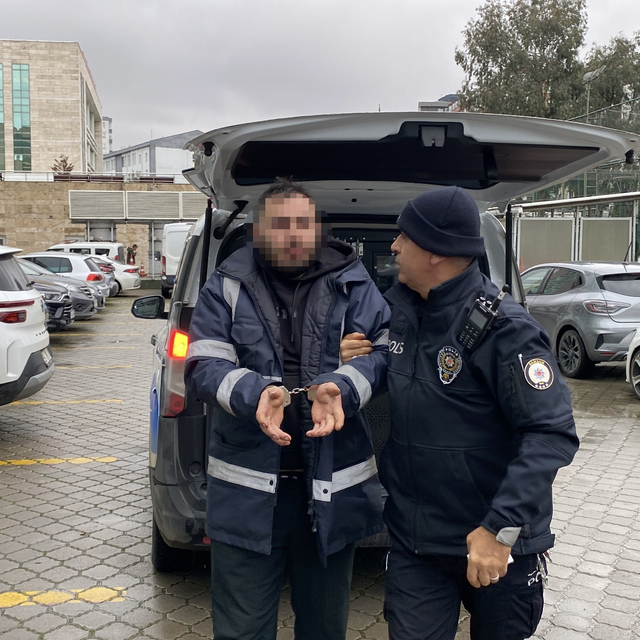 Aynı gün, aynı sokaktaki 2 eve hırsızlık için giren şüpheli yakalandı