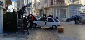 Ermenek'te seyir halindeki otomobil alev alarak yandı