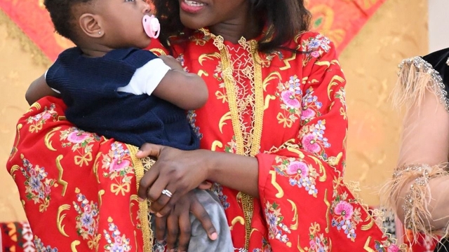 Kütahya'da şalvar etkinliğinde Kongolu Michelle ilgi odağı oldu