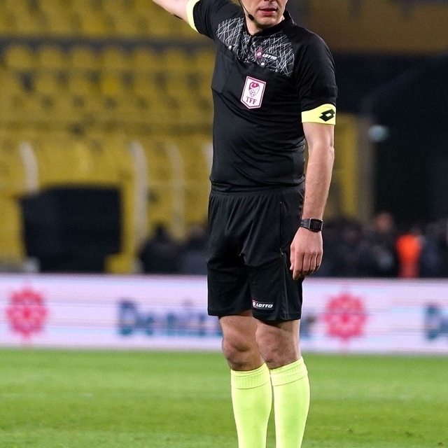 Kayserispor - Kocaelispor maçının VAR'ı Ümit Öztürk oldu