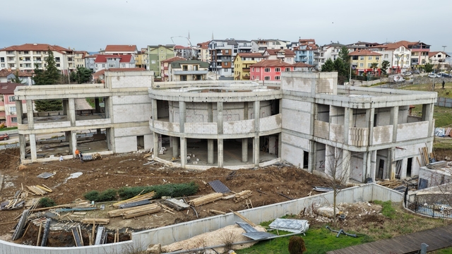 Başiskele'de çocuk kütüphanesi ve oyuncak müzesi inşaatı sürüyor