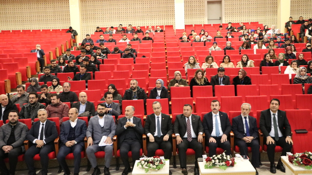 Kilis'te "Küresel Tehditler Karşısında Manevi Vatan ve Aile Çalıştayı" düzenlendi