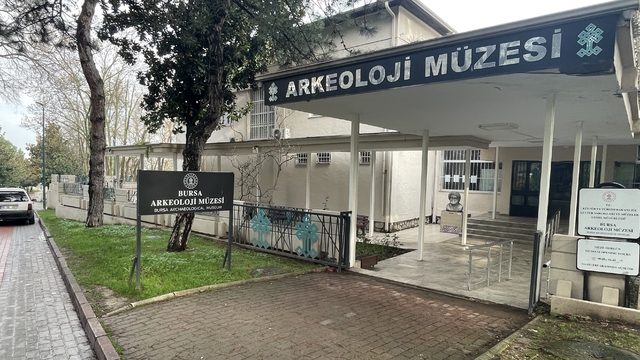 Bursa'da piknik yaparken bulduğu top mermisini müzeye getirdi