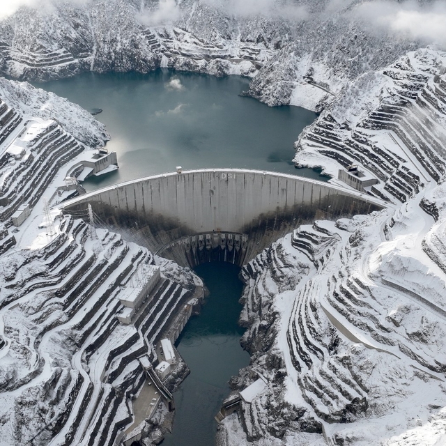 Çoruh'un mavi gerdanlıkları Artvin'e güç katıyor