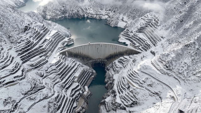 Çoruh'un mavi gerdanlıkları Artvin'e güç katıyor