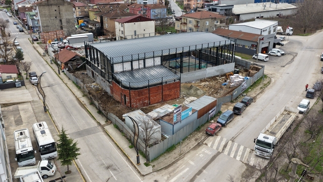 Başiskele'de kapalı spor salonu inşaatı yükseliyor