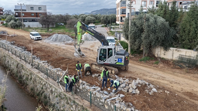 Büyükşehir, Aydın'da çalışmalarını sürdürüyor
