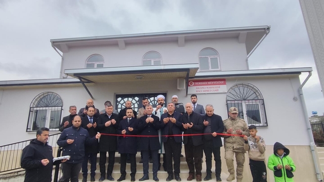Gaziantep'te depremde yıkılan Hacı Ahmet Camisi yeniden yapılarak ibadete açıldı