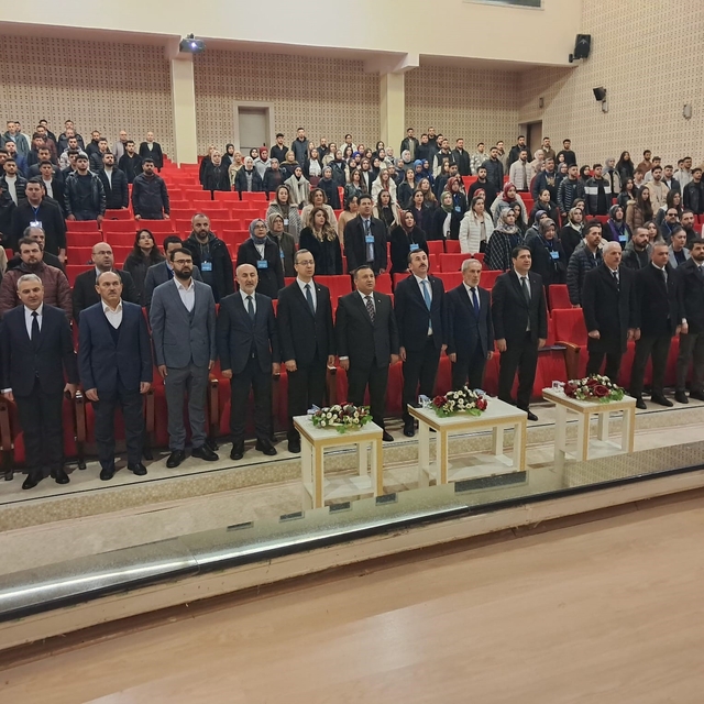 Kilis'te 'Küresel Tehditler Karşısında Manevi Vatan ve Aile' çalıştayı düze...