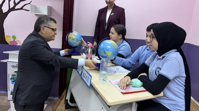 Sinop'ta öğrenciler münazara etkinliğinde doğa ve insan konusunu ele aldı