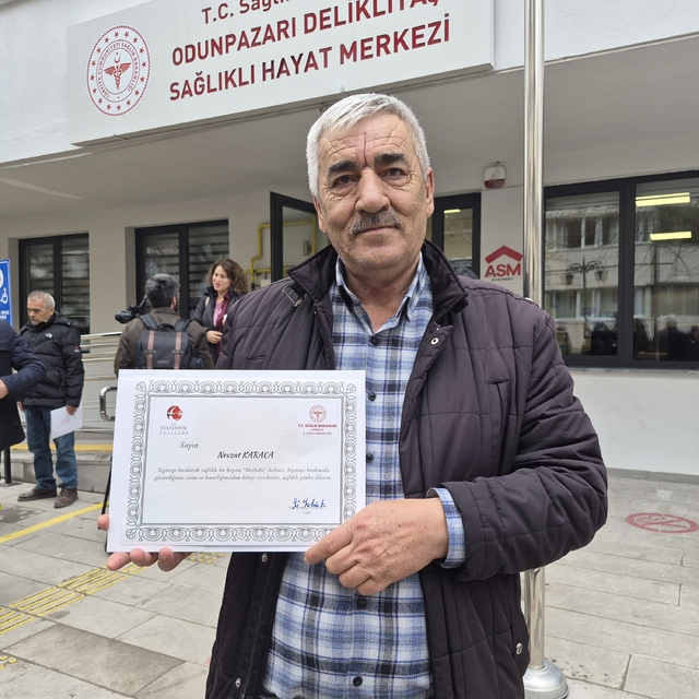 Yaklaşık 40 yıldır içtiği sigarayı 1 haftada bıraktı
Vali Yılmaz, sigarayı...