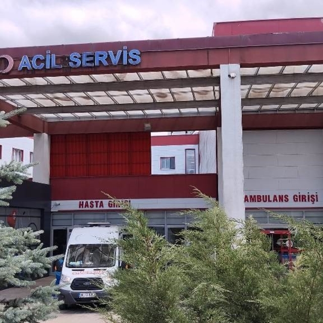 Silahını temizlerken kendini vuran polis, hastanede hayatını kaybetti