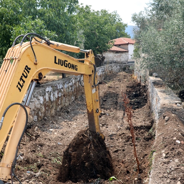 MUSKİ 2025 yılında Menteşe'de 16 bin metre dere temizliği yaptı