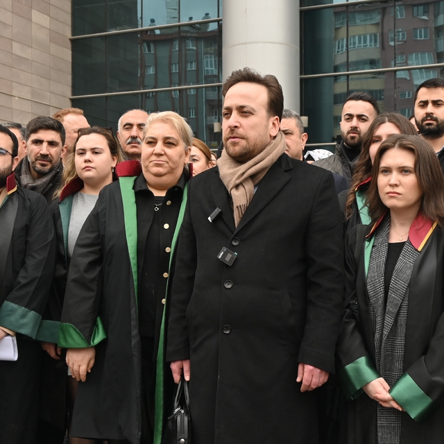 AK Parti'li Tunç'tan Tepebaşı Belediyesi hakkında suç duyurusu
AK Parti İlç...