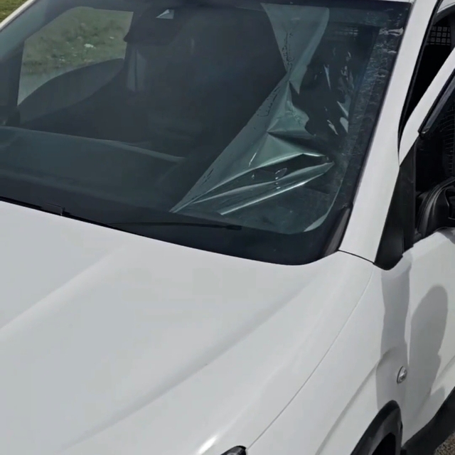 Koyu renk cam filmli araçlara izin verilmedi