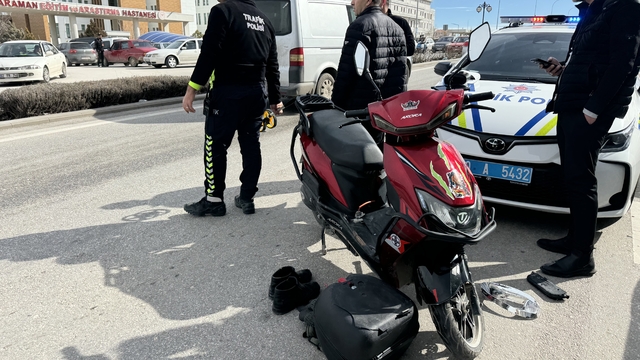 Karaman'da otomobil ile çarpışan motosikletteki 2 kişi yaralandı