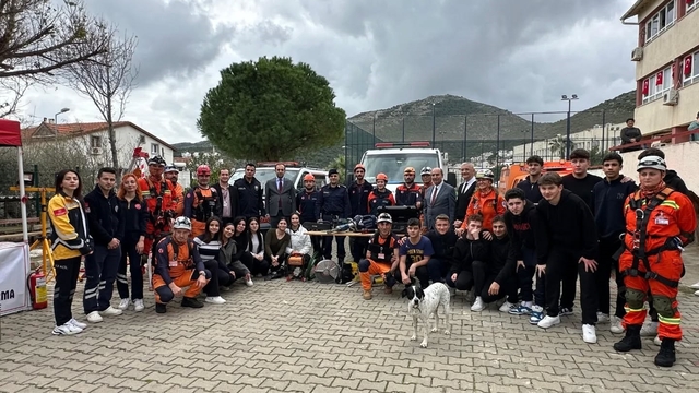 Datça'da deprem tahliye tatbikatı gerçekleştirildi